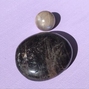 Lot of 2 Moonstones ✨